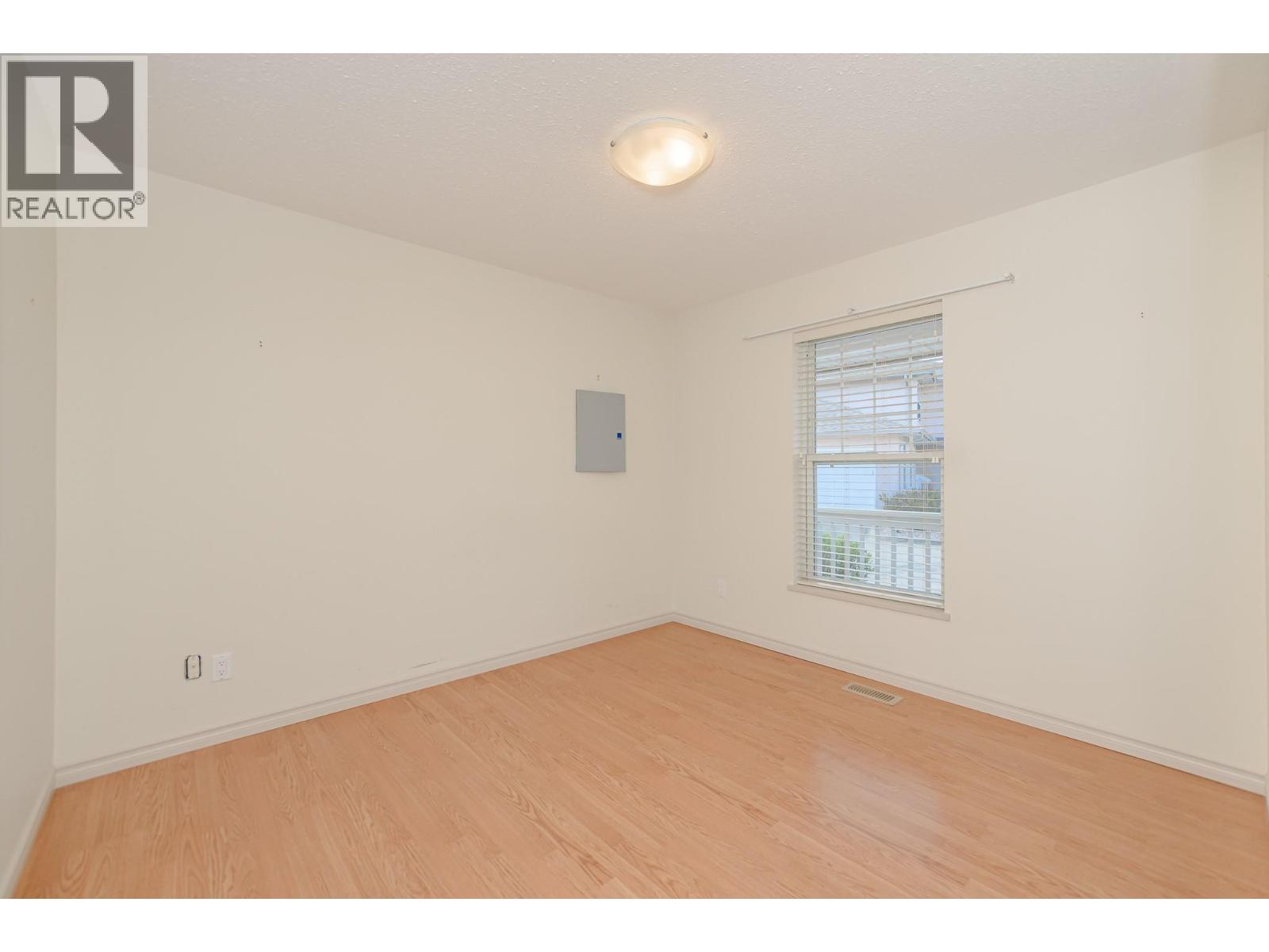 #17 303 Regent Avenue - 24