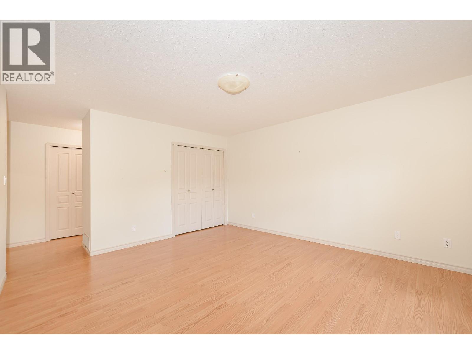 #17 303 Regent Avenue - 19