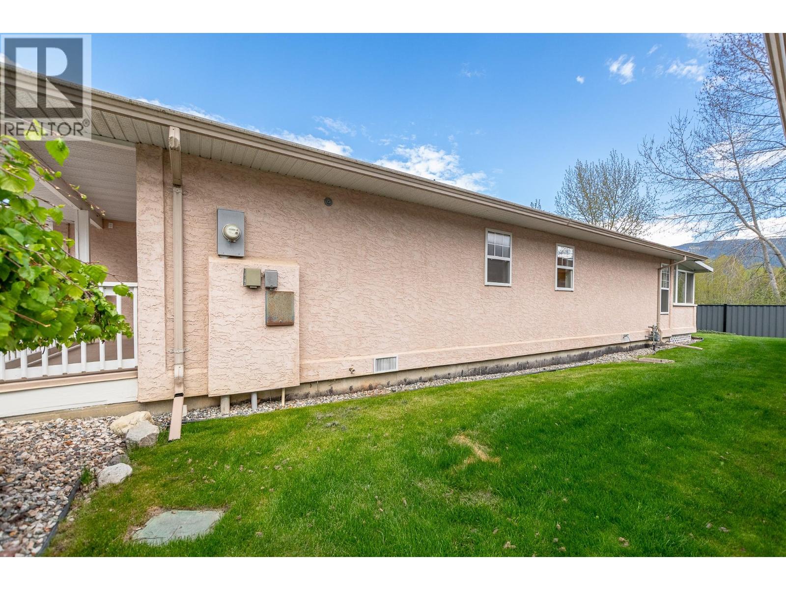 #17 303 Regent Avenue - 34
