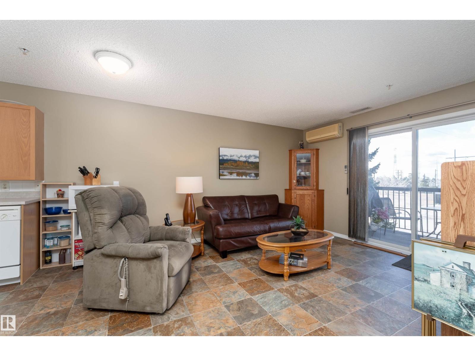 #221 16303 95 ST NW, Edmonton