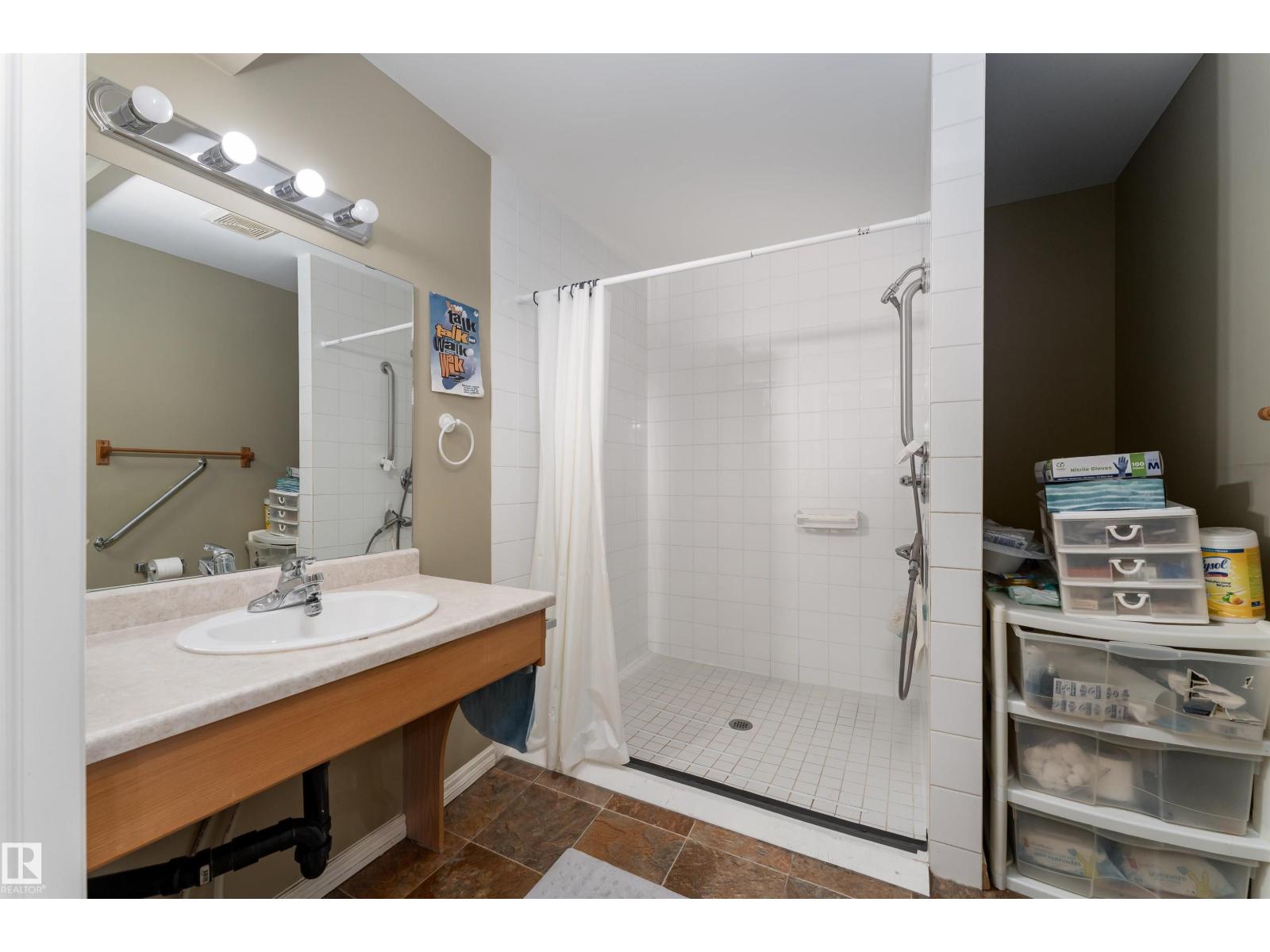 #221 16303 95 ST NW, Edmonton