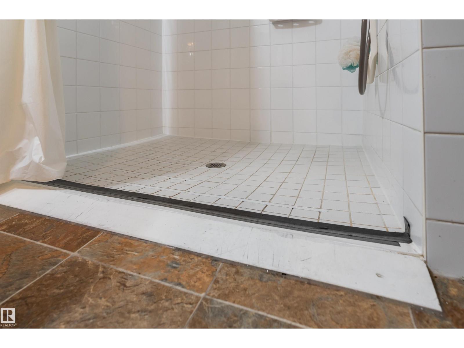 #221 16303 95 ST NW, Edmonton