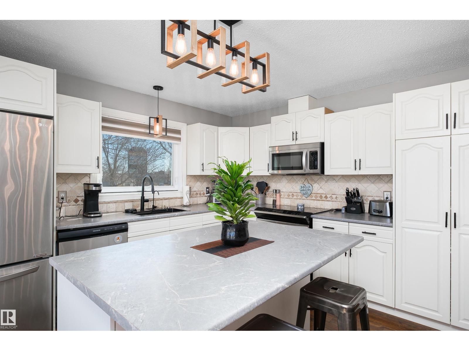 17828 91 ST NW, Edmonton