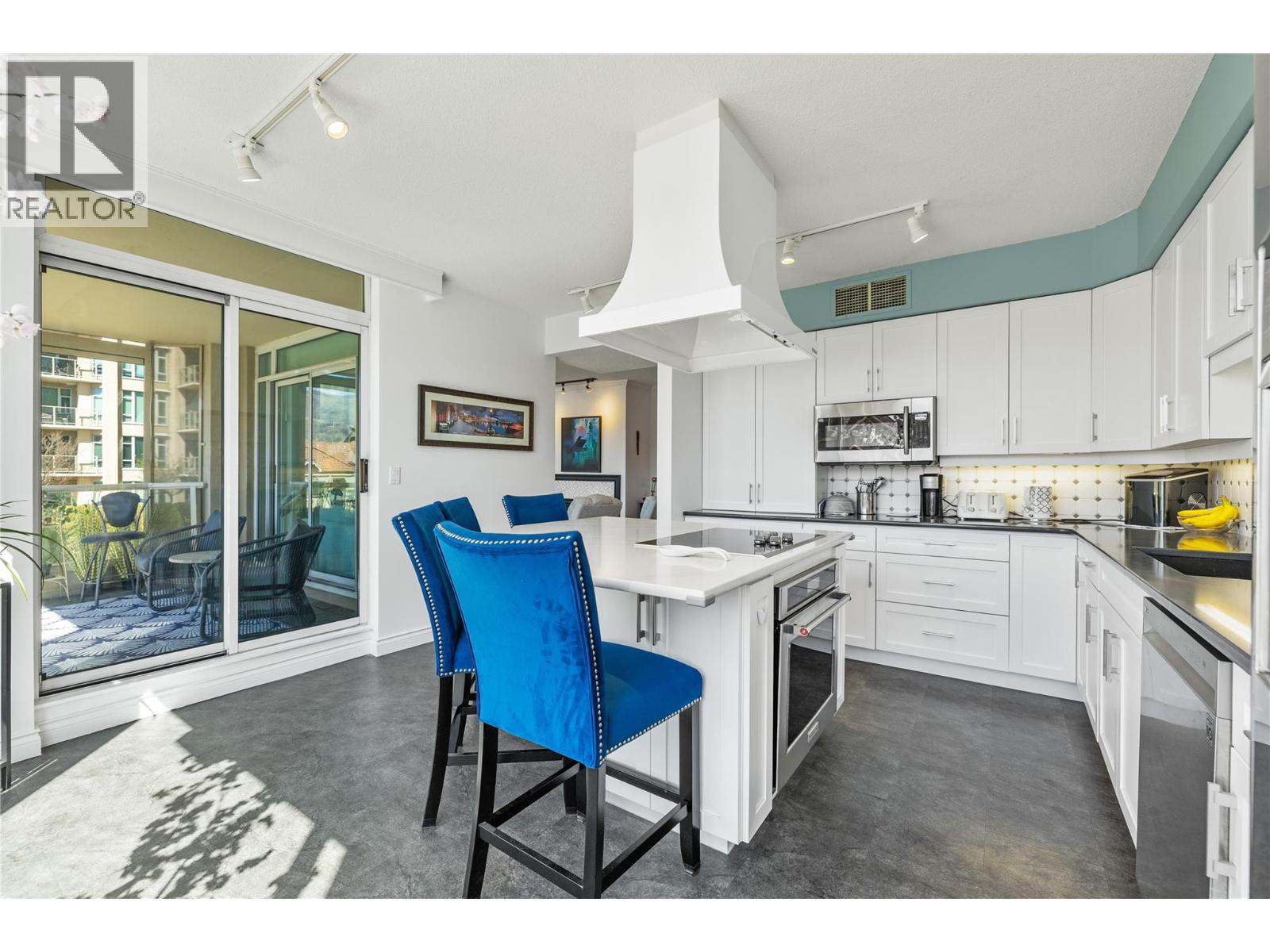 405 1152 Sunset Drive, Kelowna