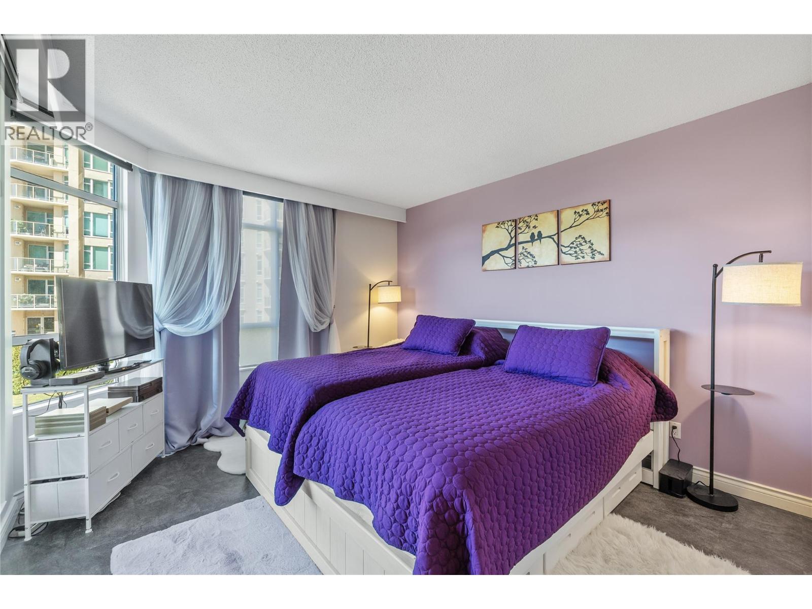 405 1152 Sunset Drive, Kelowna