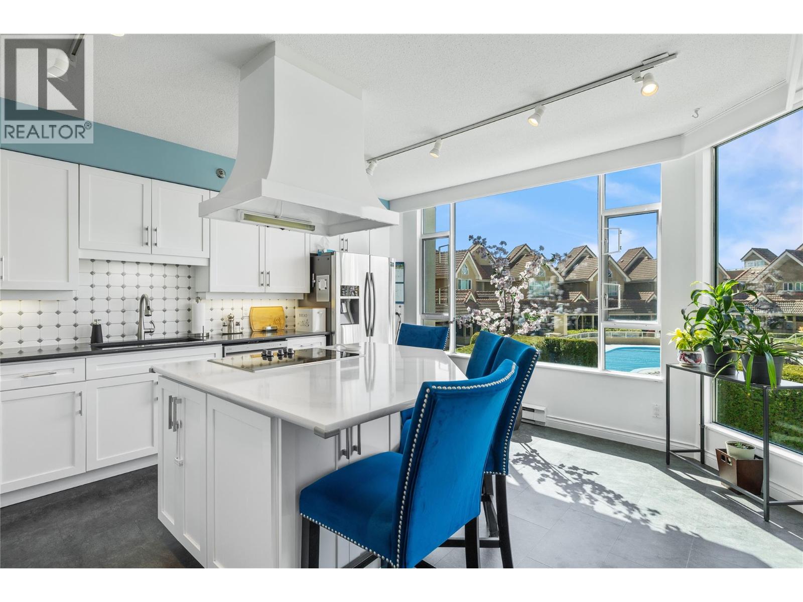 405 1152 Sunset Drive, Kelowna