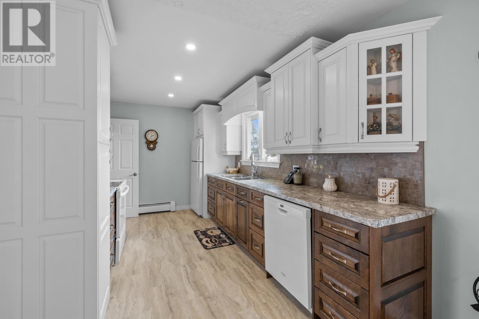 32 Eliot Drive - 9