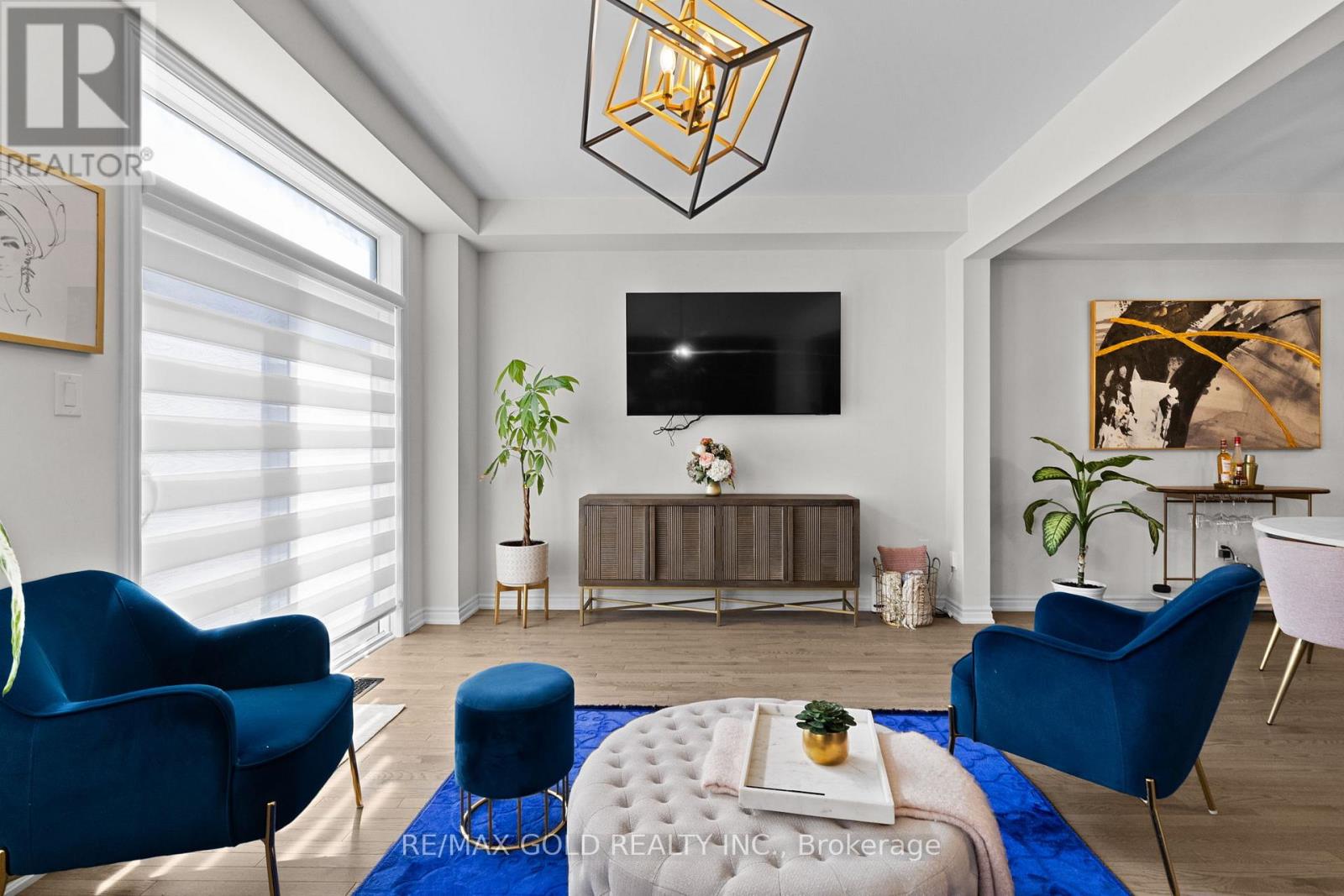 54 EBERHARDT DRIVE - 19