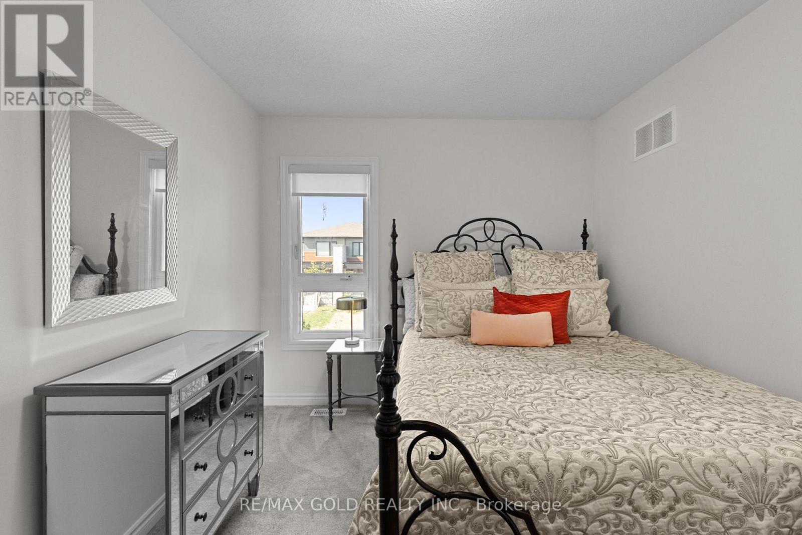 54 EBERHARDT DRIVE - 32