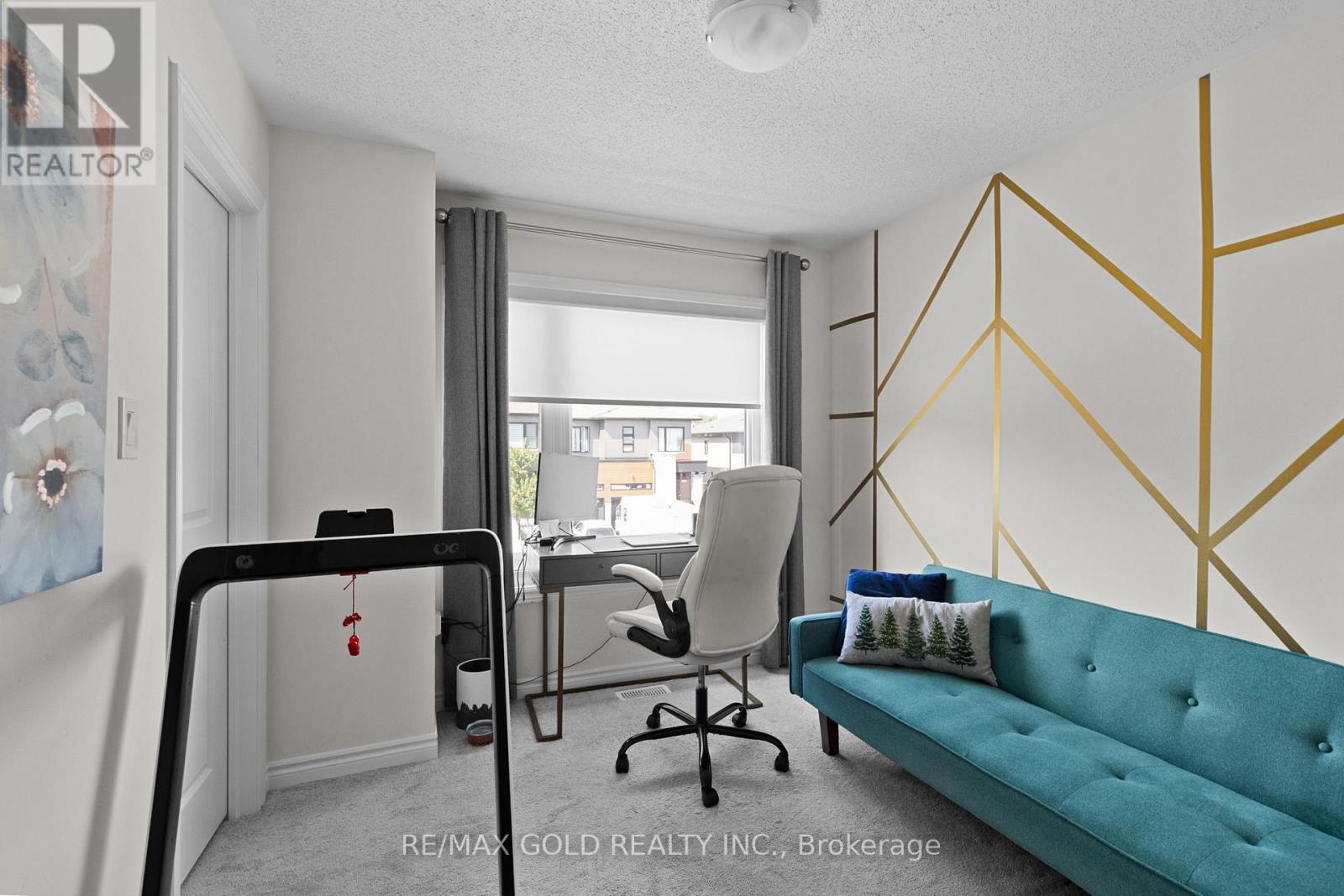 54 EBERHARDT DRIVE - 33