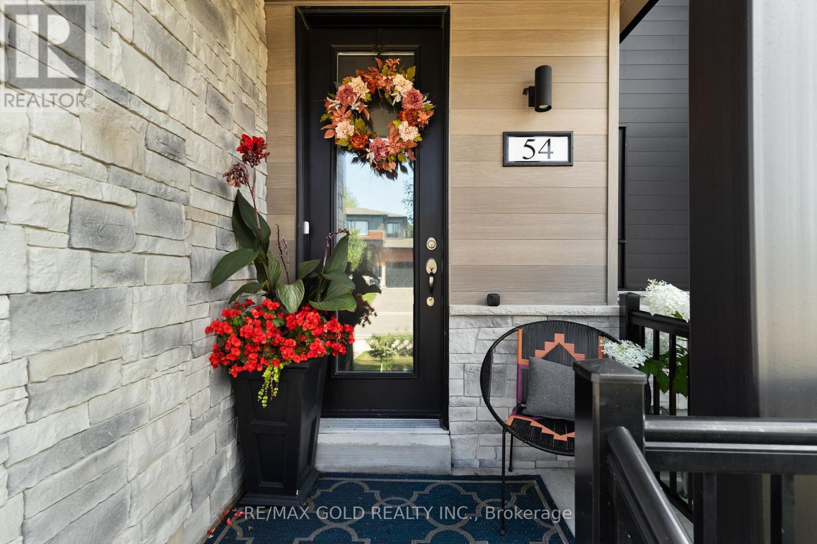 54 EBERHARDT DRIVE - 4