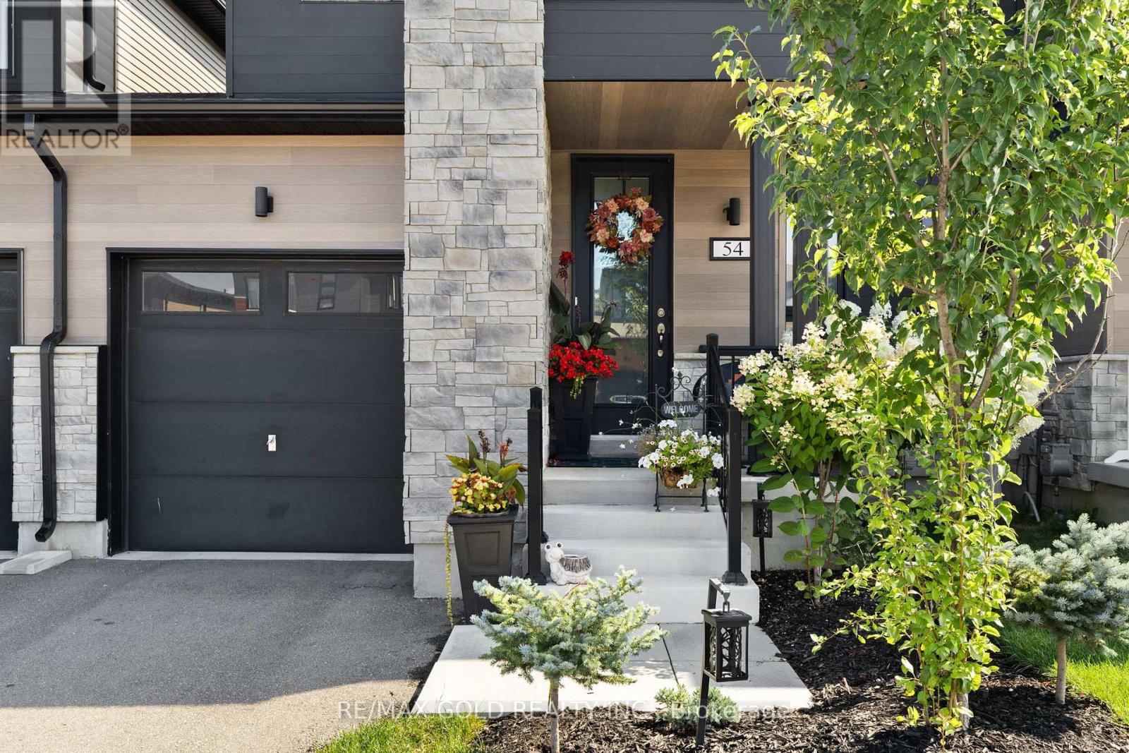54 EBERHARDT DRIVE - 5