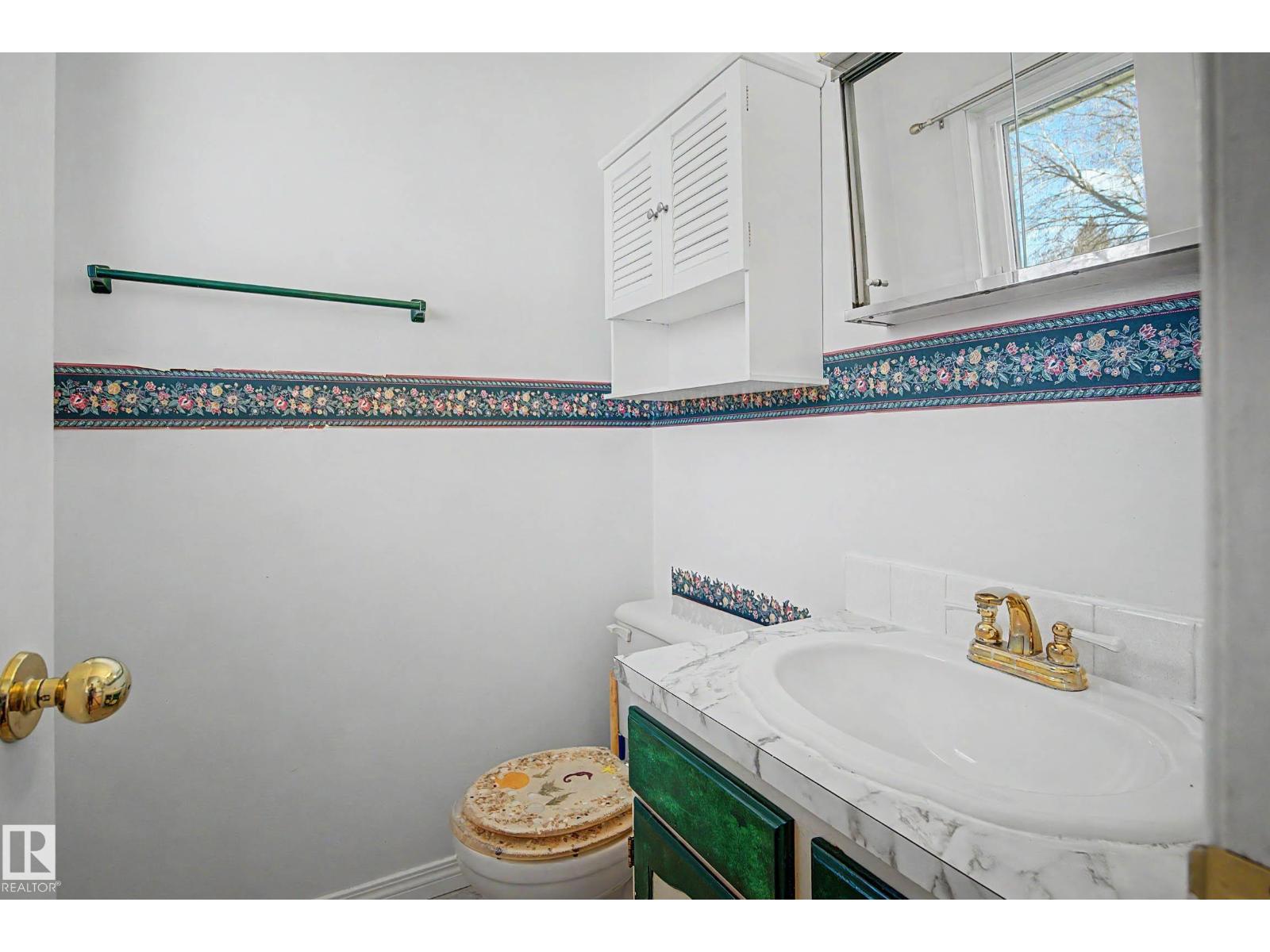 7711 156 ST NW - 17