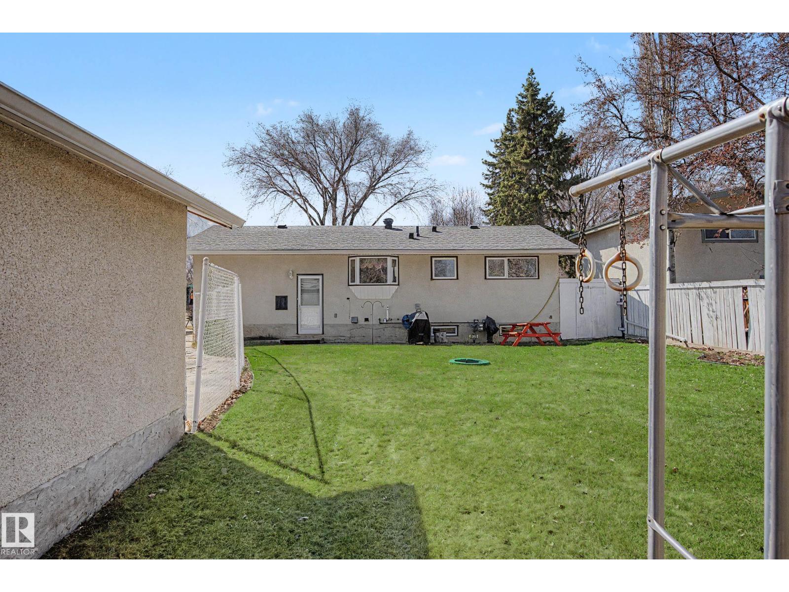 7711 156 ST NW - 22