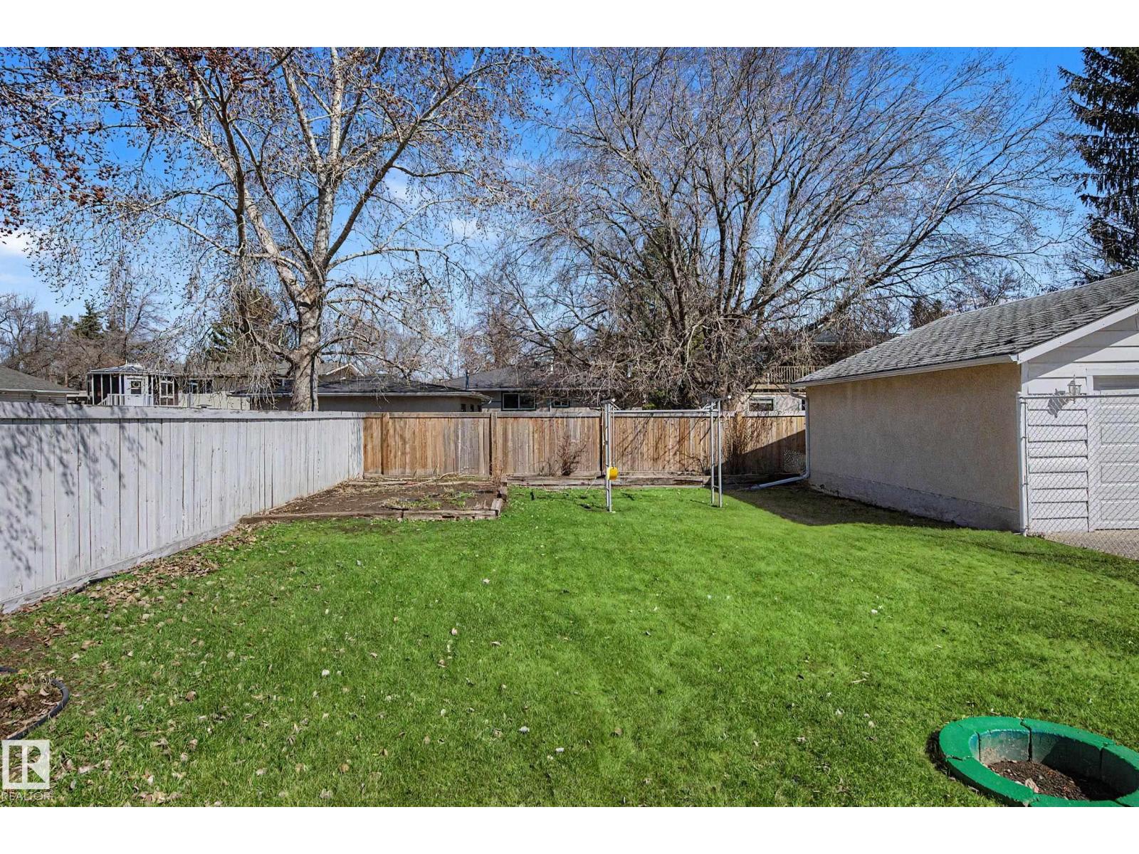 7711 156 ST NW - 24