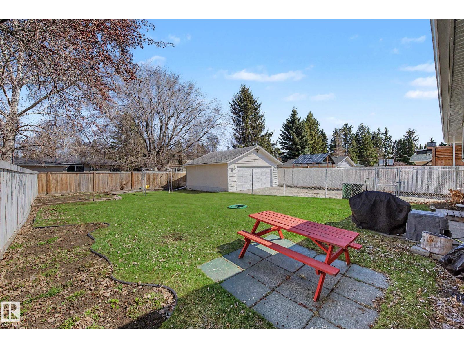 7711 156 ST NW - 26
