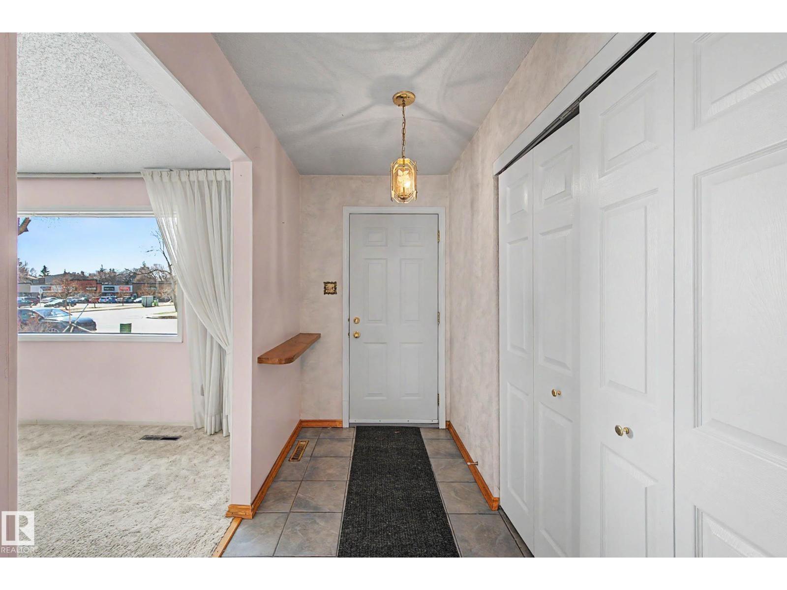 7711 156 ST NW - 4