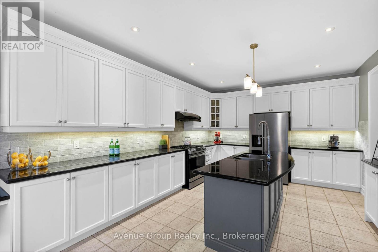 63 ADASTRA CRESCENT - 16