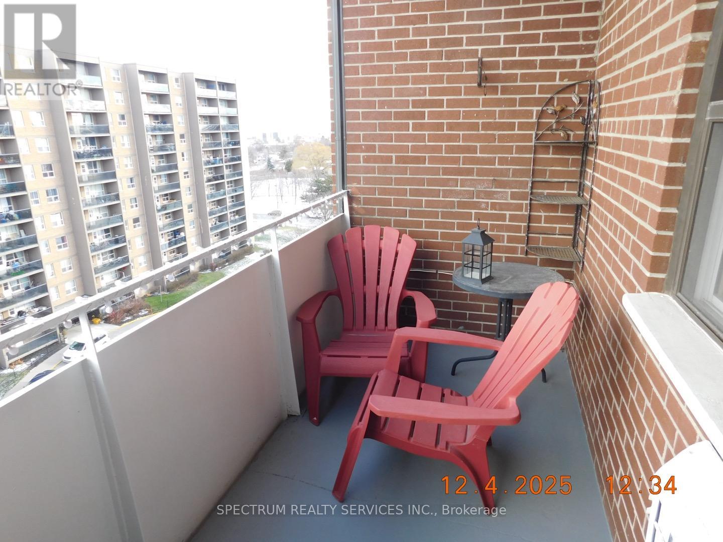 #808 3320 FIELDGATE DRIVE - 13