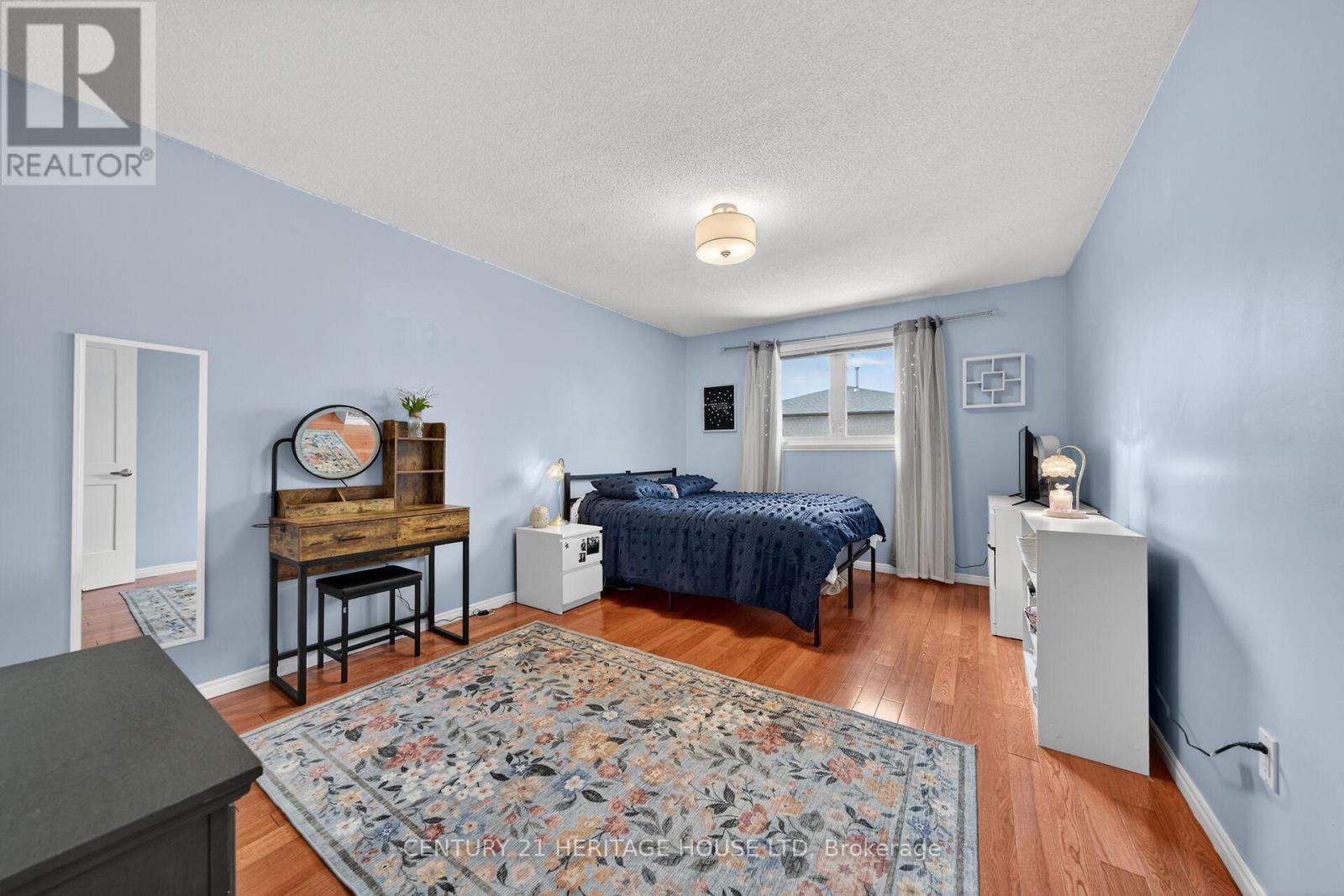 3 BOWES COURT - 20