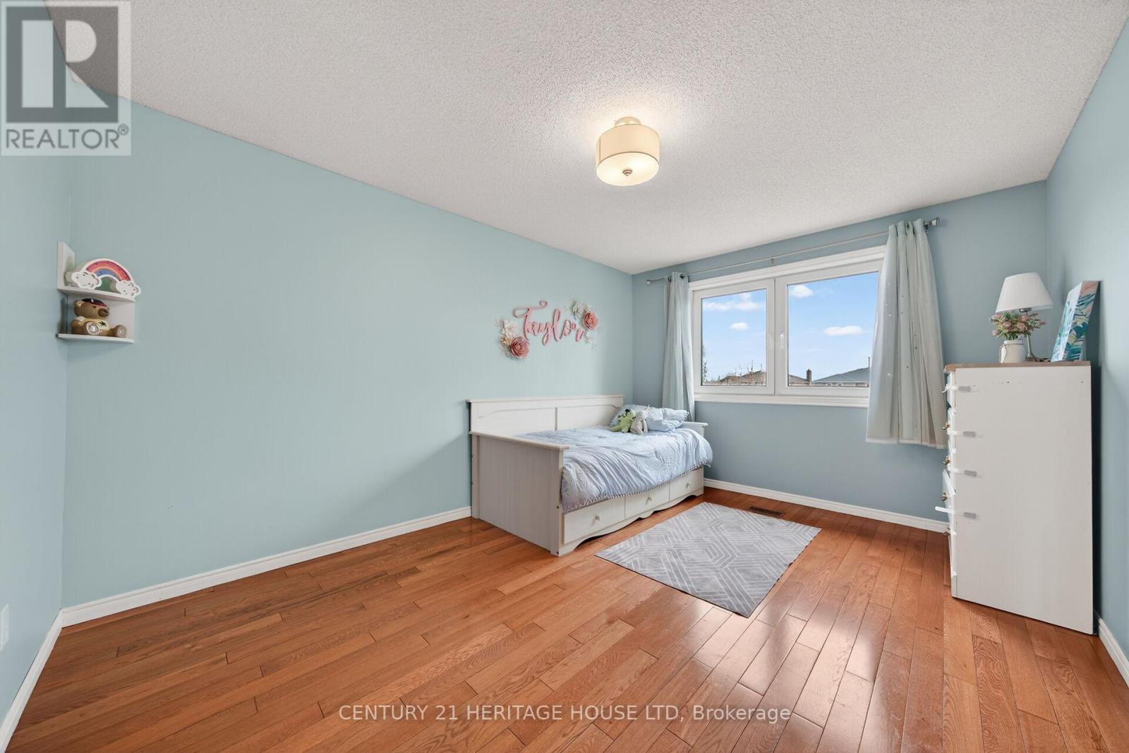 3 BOWES COURT - 24