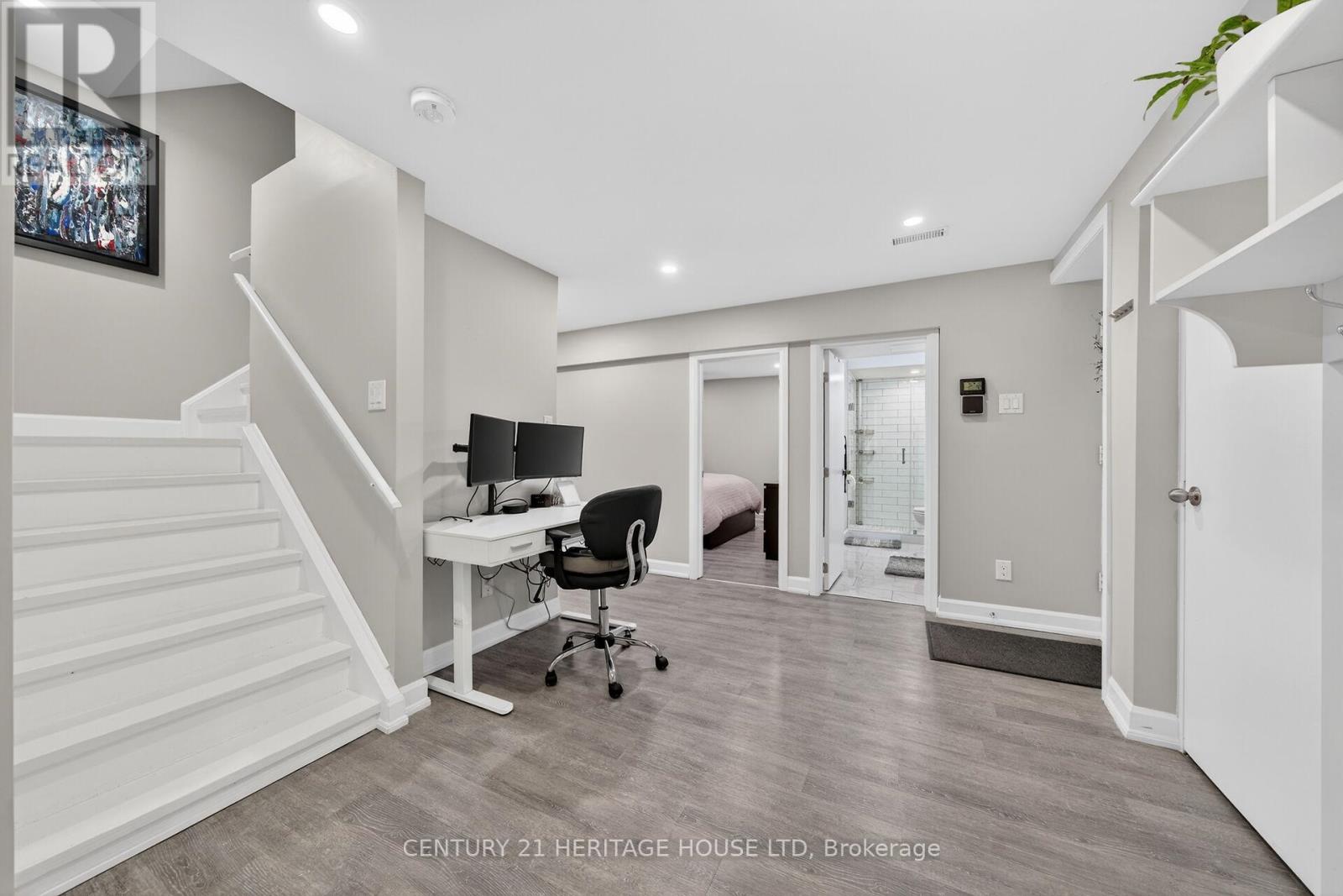 3 BOWES COURT - 32