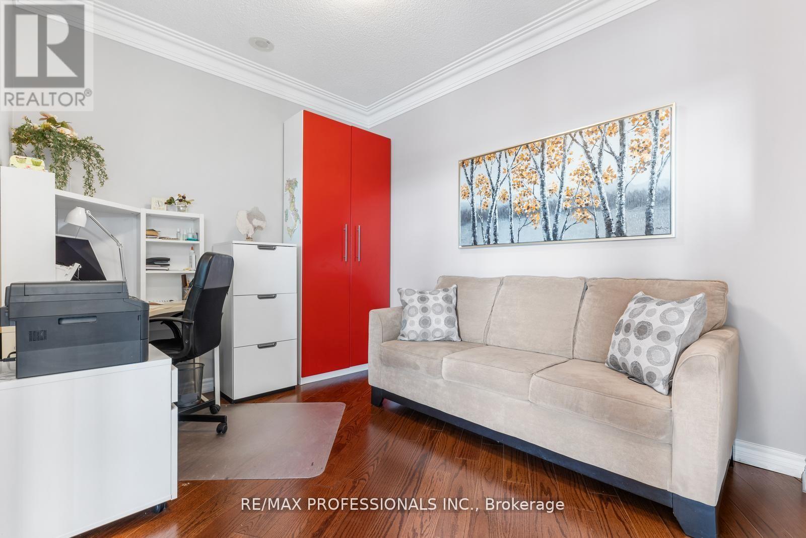 #903 1135 ROYAL YORK ROAD - 11