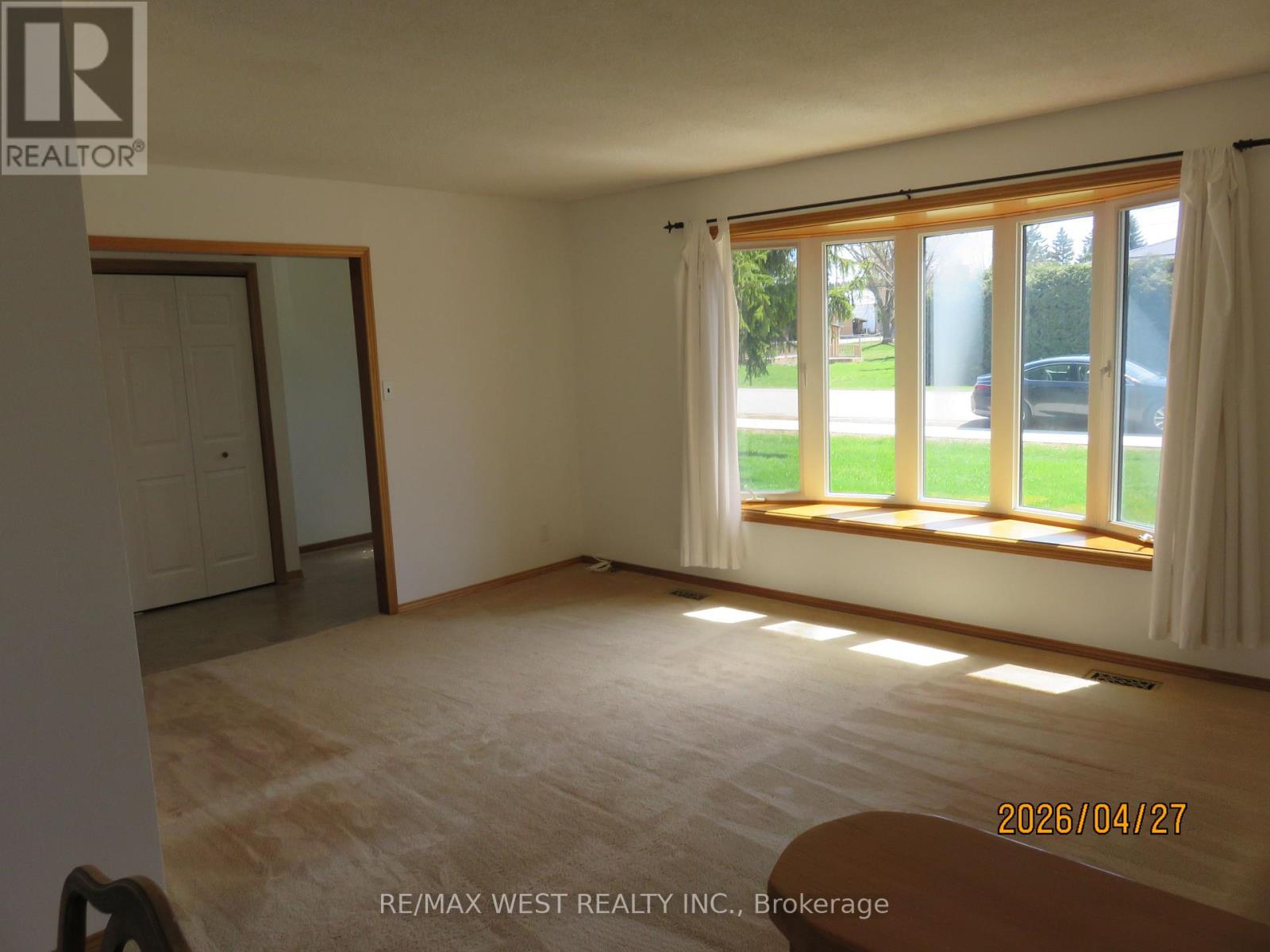 346 LAKELAND CRESCENT SE - 8