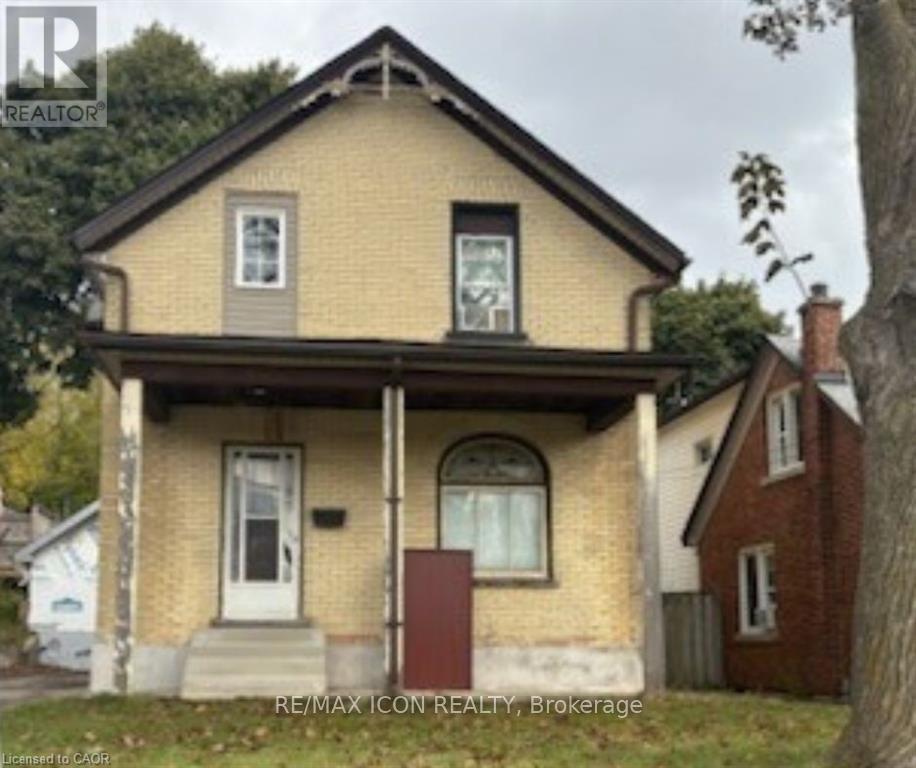 138 COURTLAND AVENUE E - 1