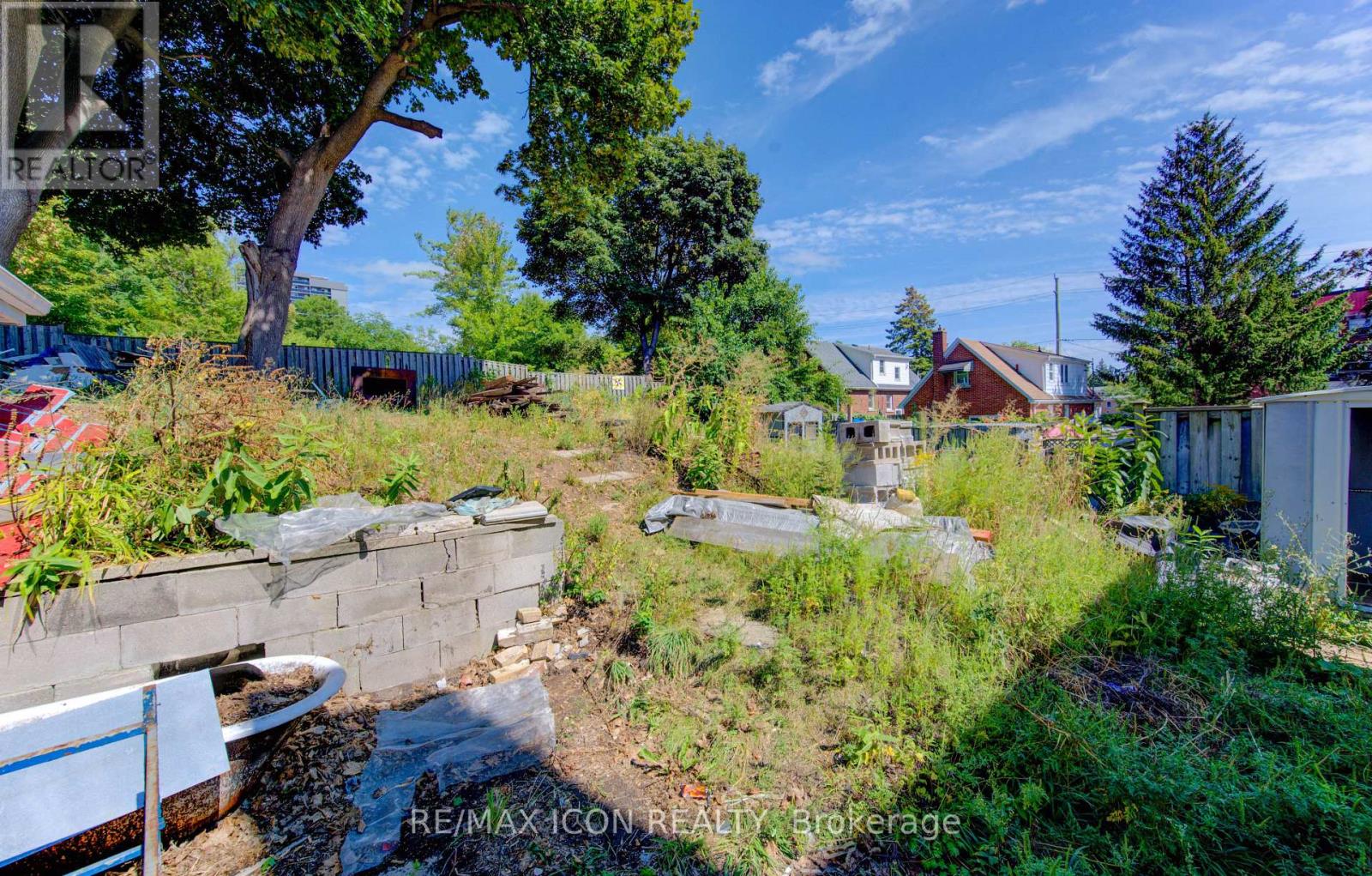 138 COURTLAND AVENUE E - 25