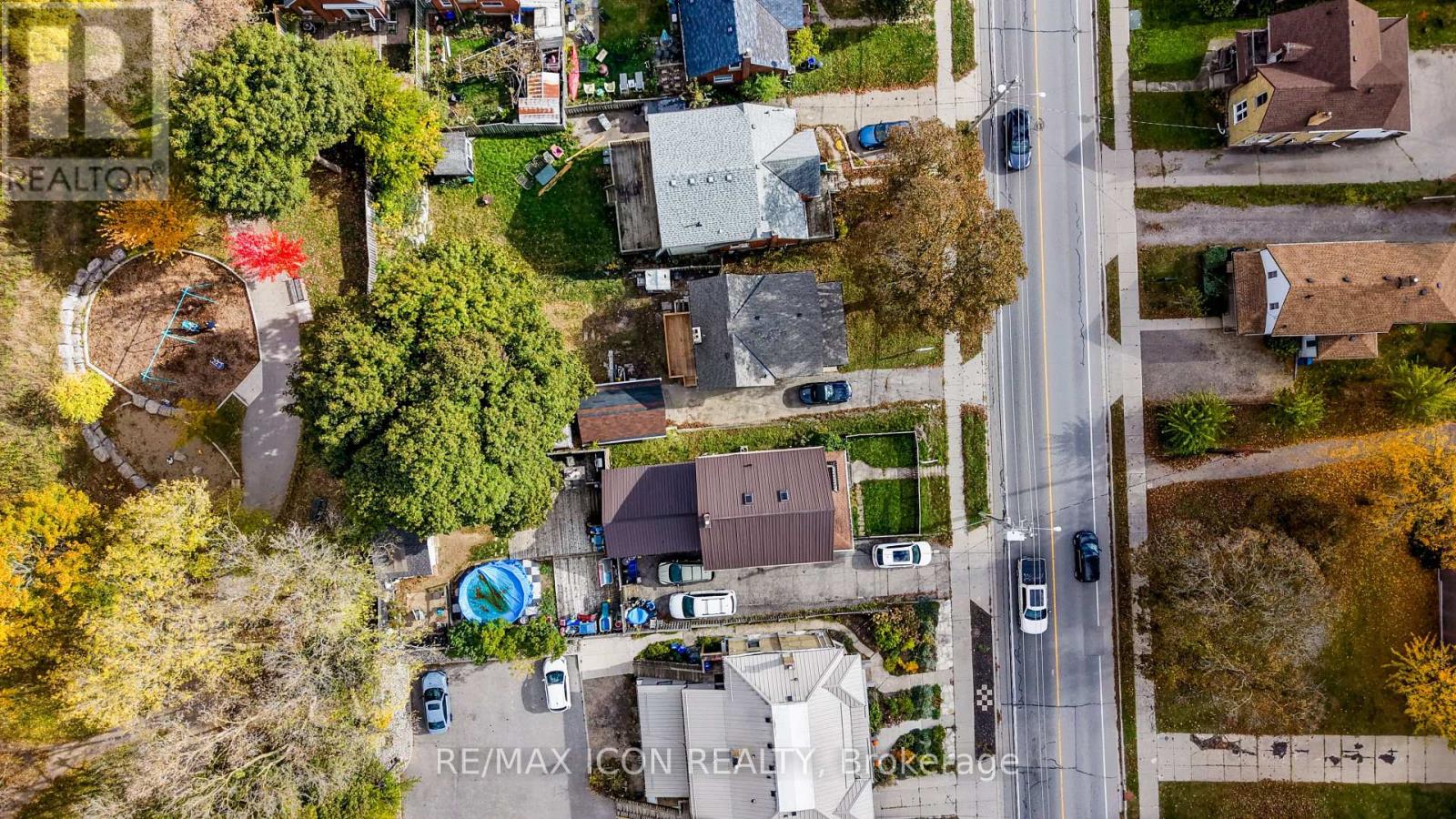 138 COURTLAND AVENUE E - 32