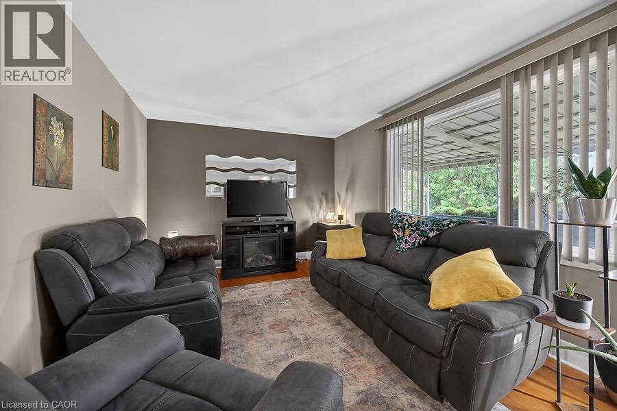 419 EAST 42ND Street, Hamilton, Ontario, L8T3B2 — Photo 9