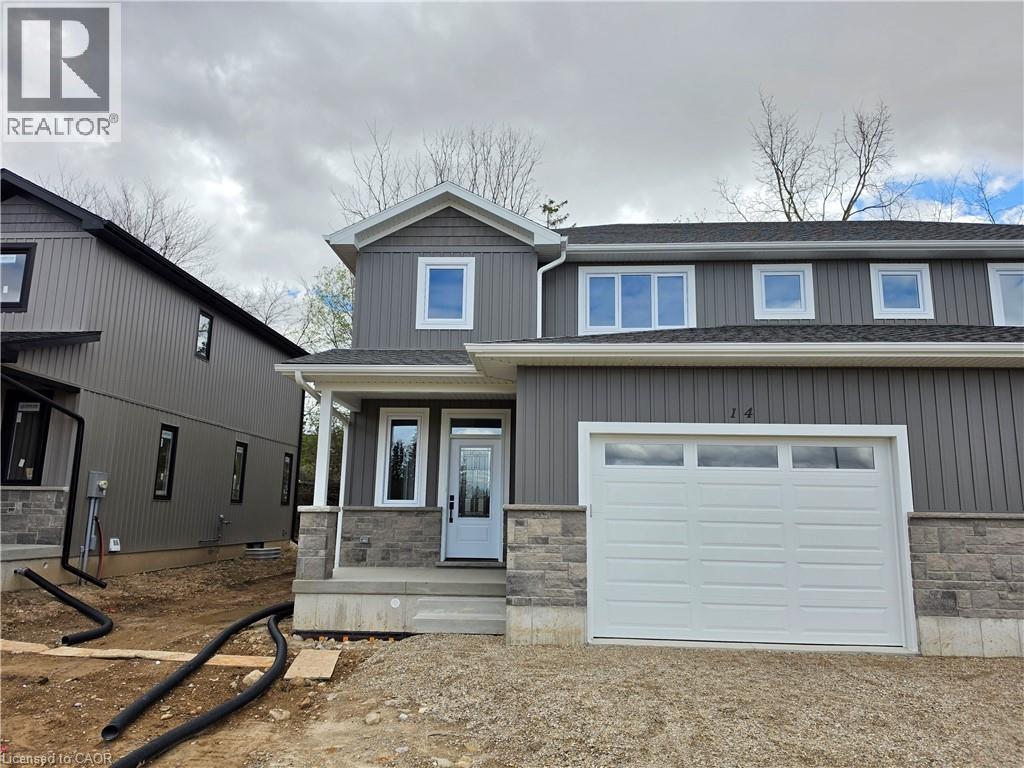 14 ROBERTS Street N - 1