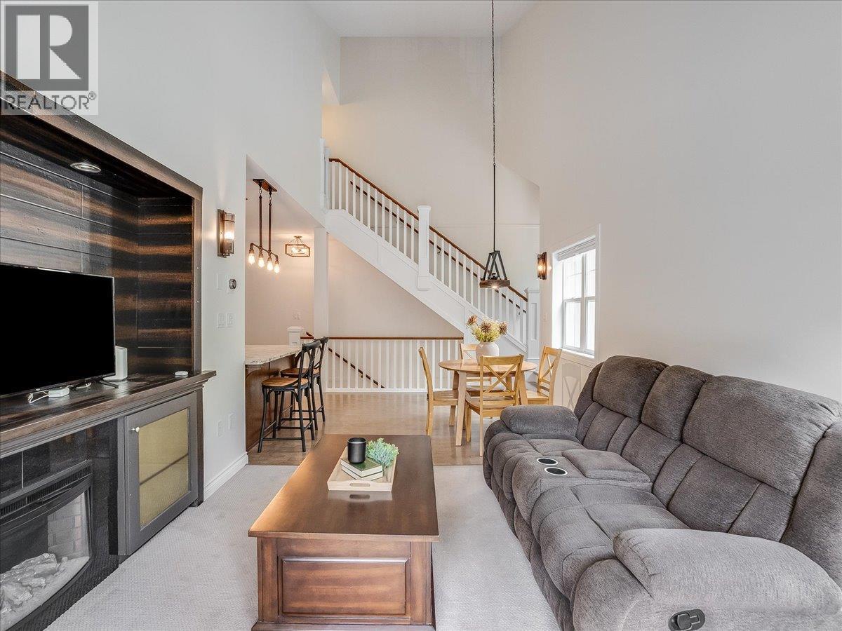 #203 2011 PERRIER Road - 8