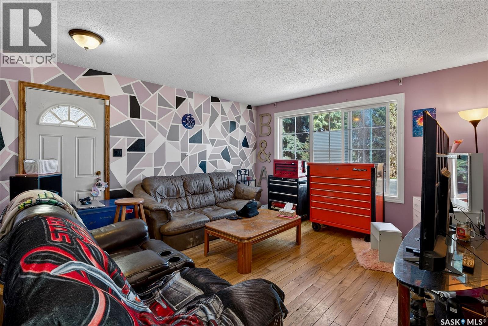 69 McGee CRESCENT - 3