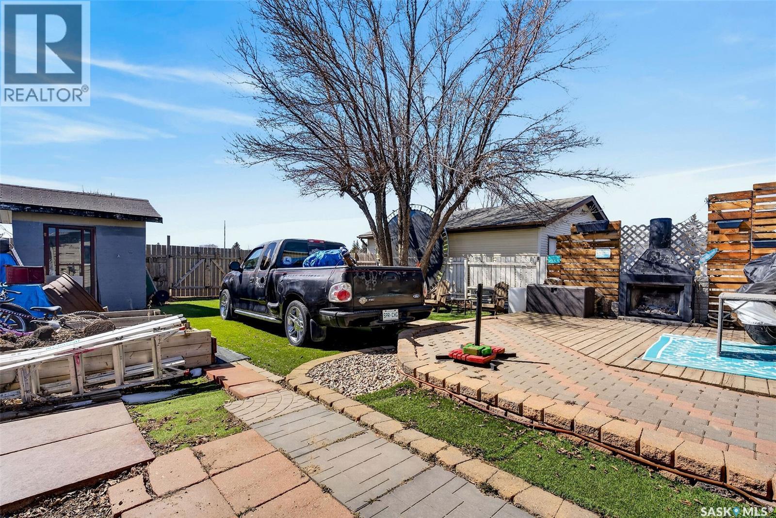 69 McGee CRESCENT - 32