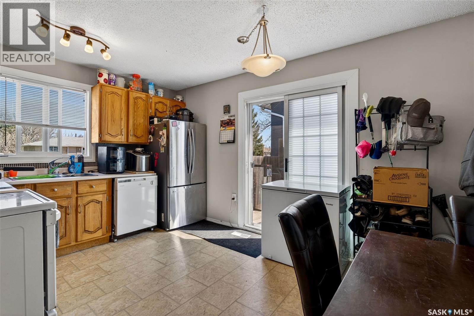 69 McGee CRESCENT - 7