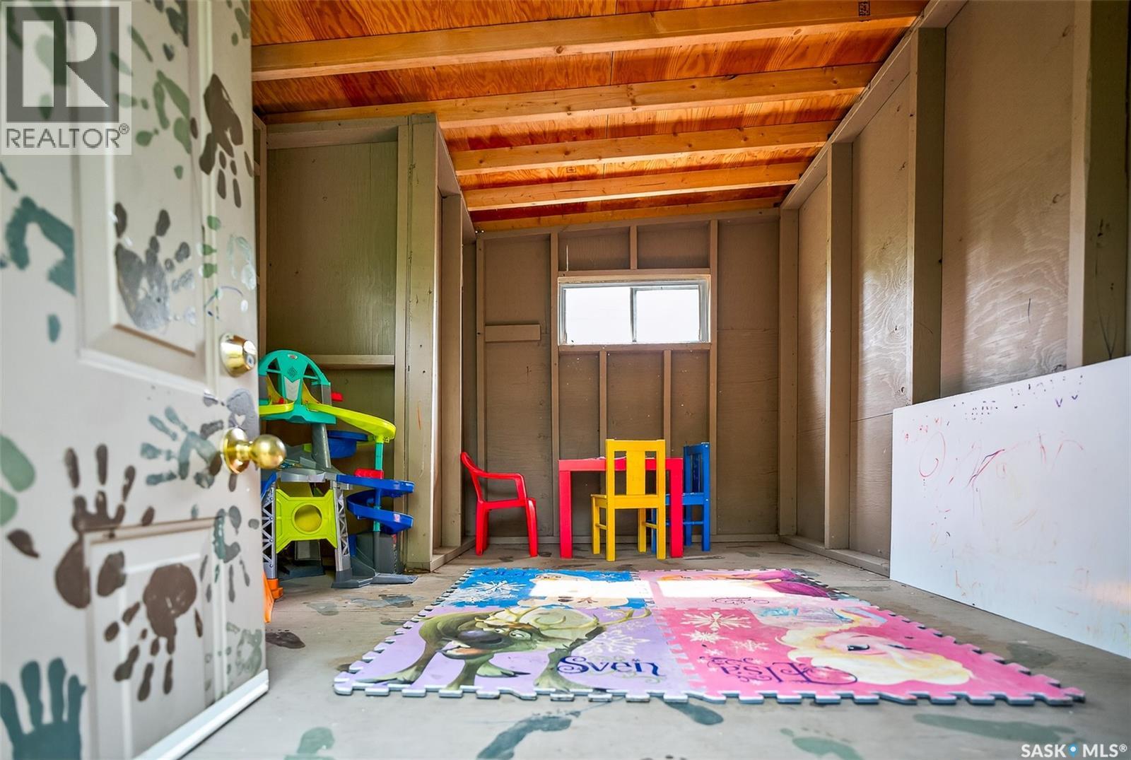 3 Elliott DRIVE - 39