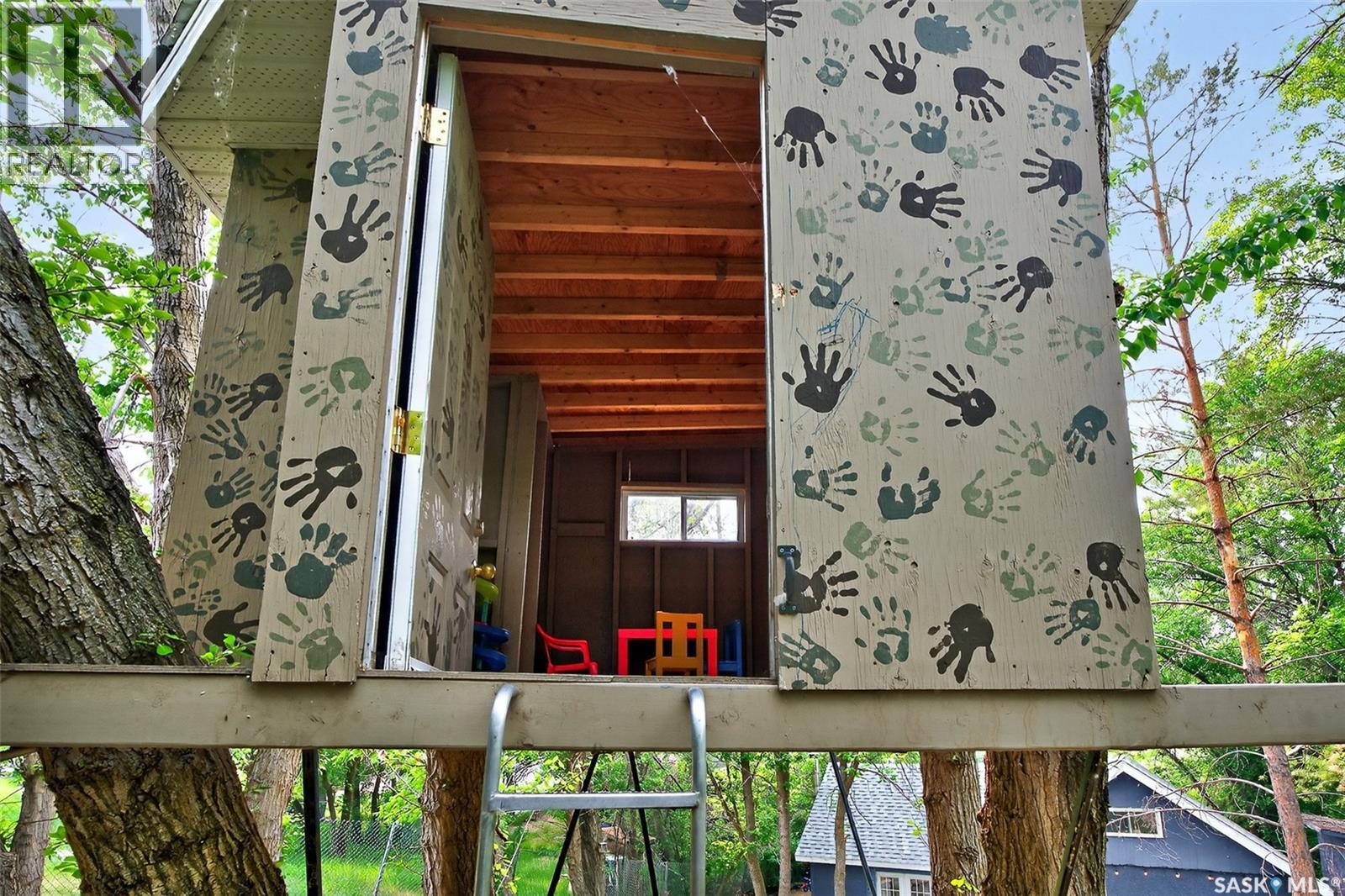 3 Elliott DRIVE - 40