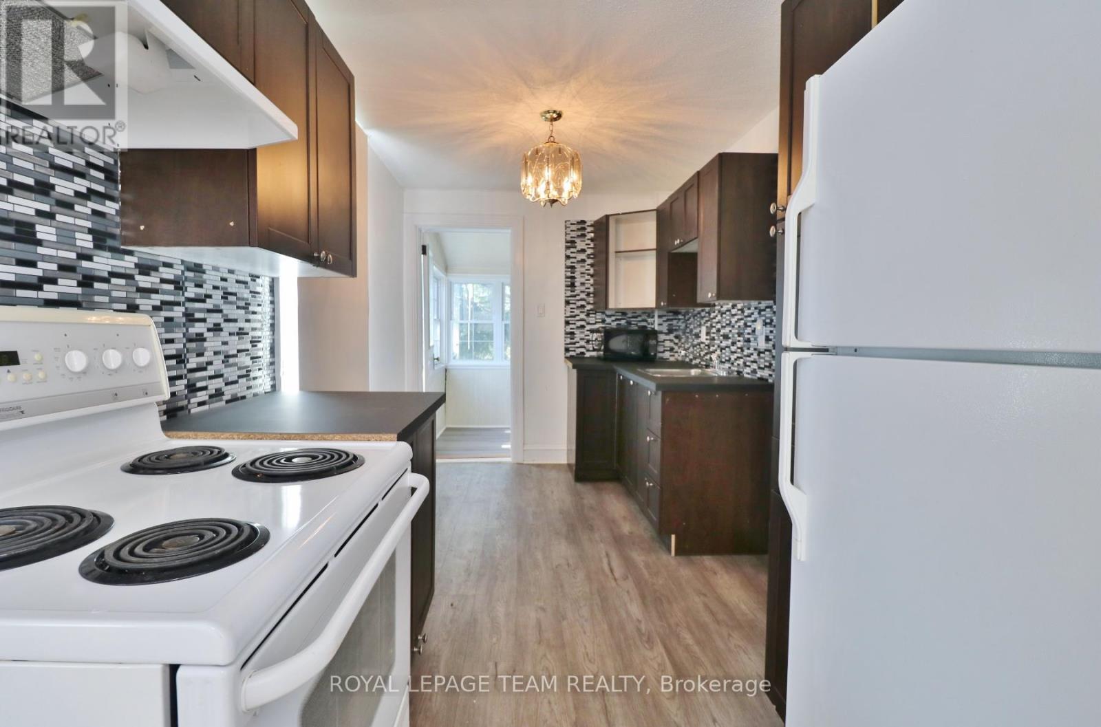 438 PARKDALE AVENUE - 8