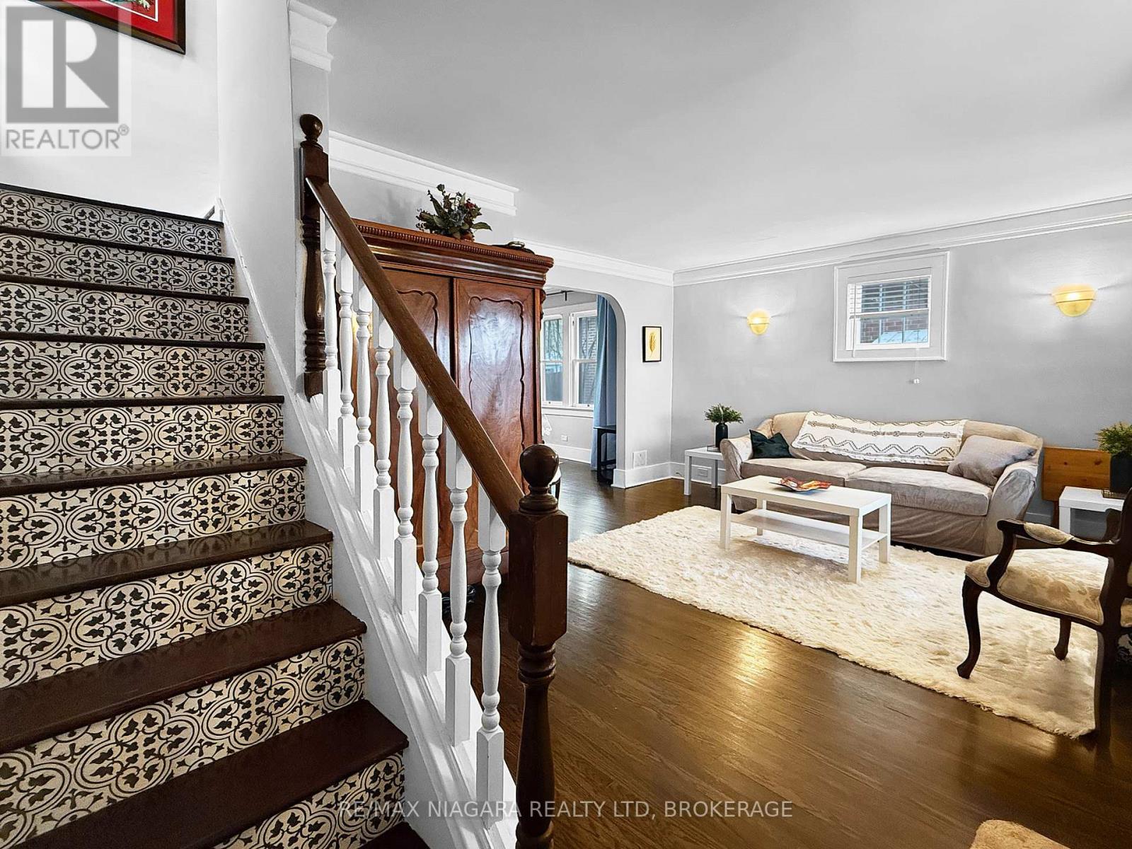 361 BOWEN ROAD - 13