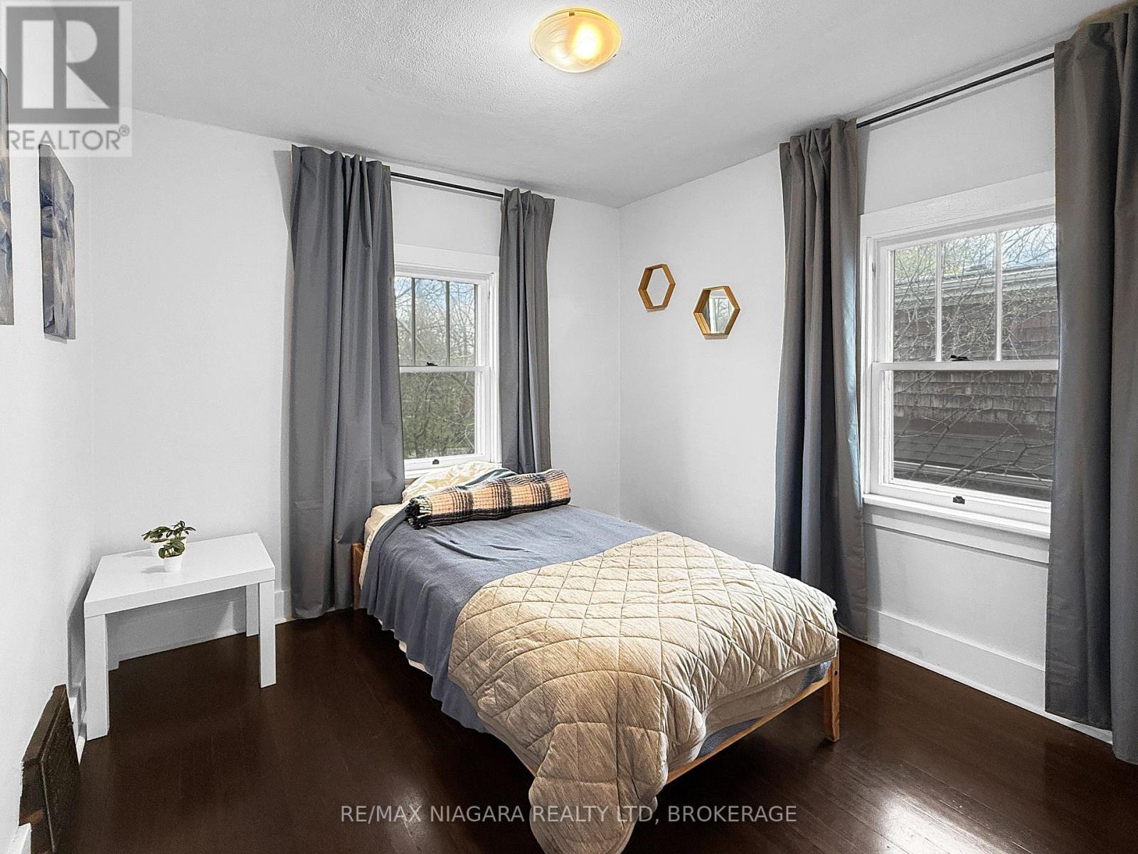 361 BOWEN ROAD - 14
