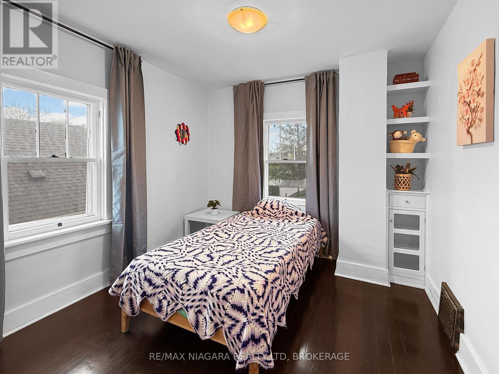 361 BOWEN ROAD - 15