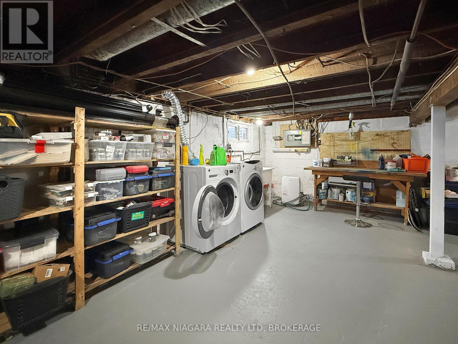 361 BOWEN ROAD - 18