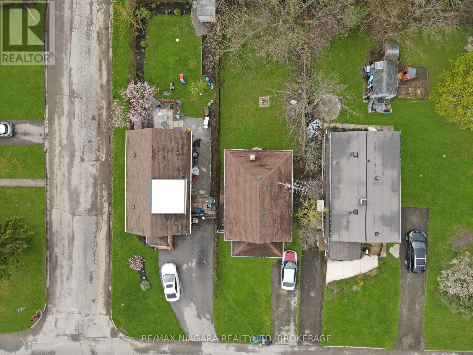 361 BOWEN ROAD - 19