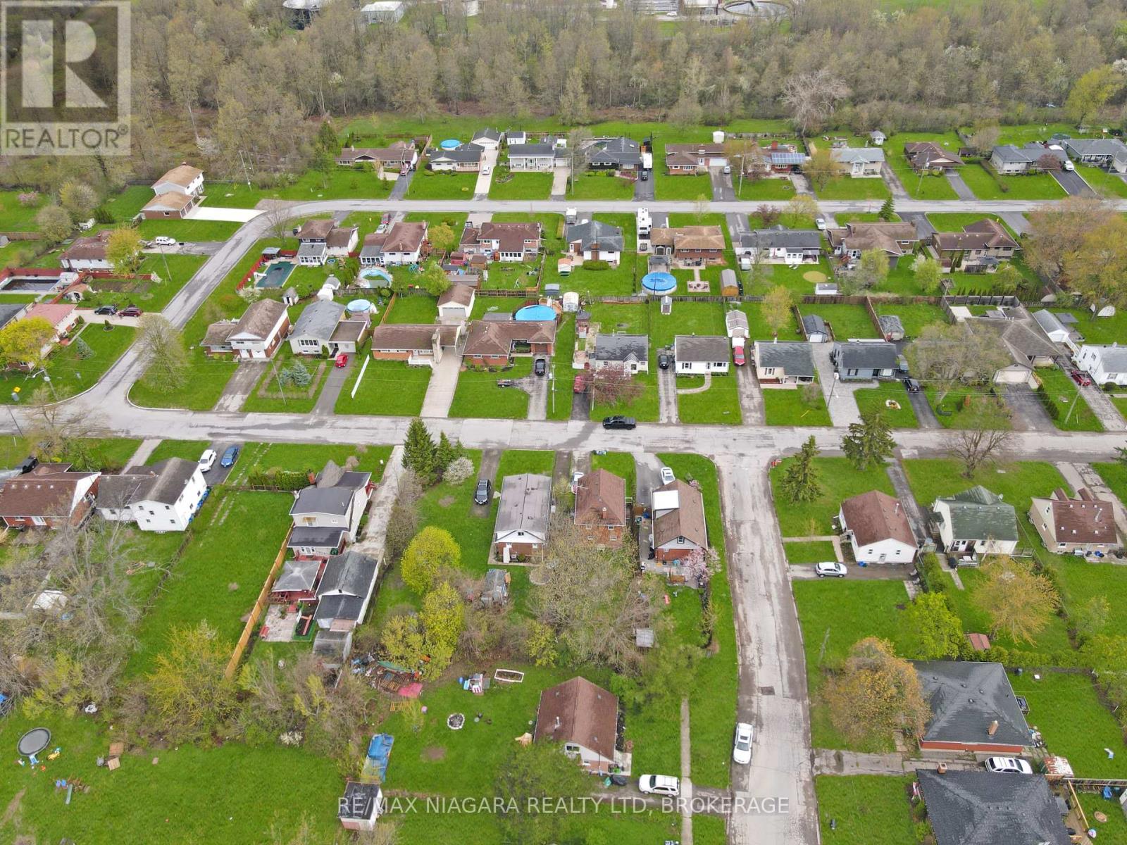 361 BOWEN ROAD - 21