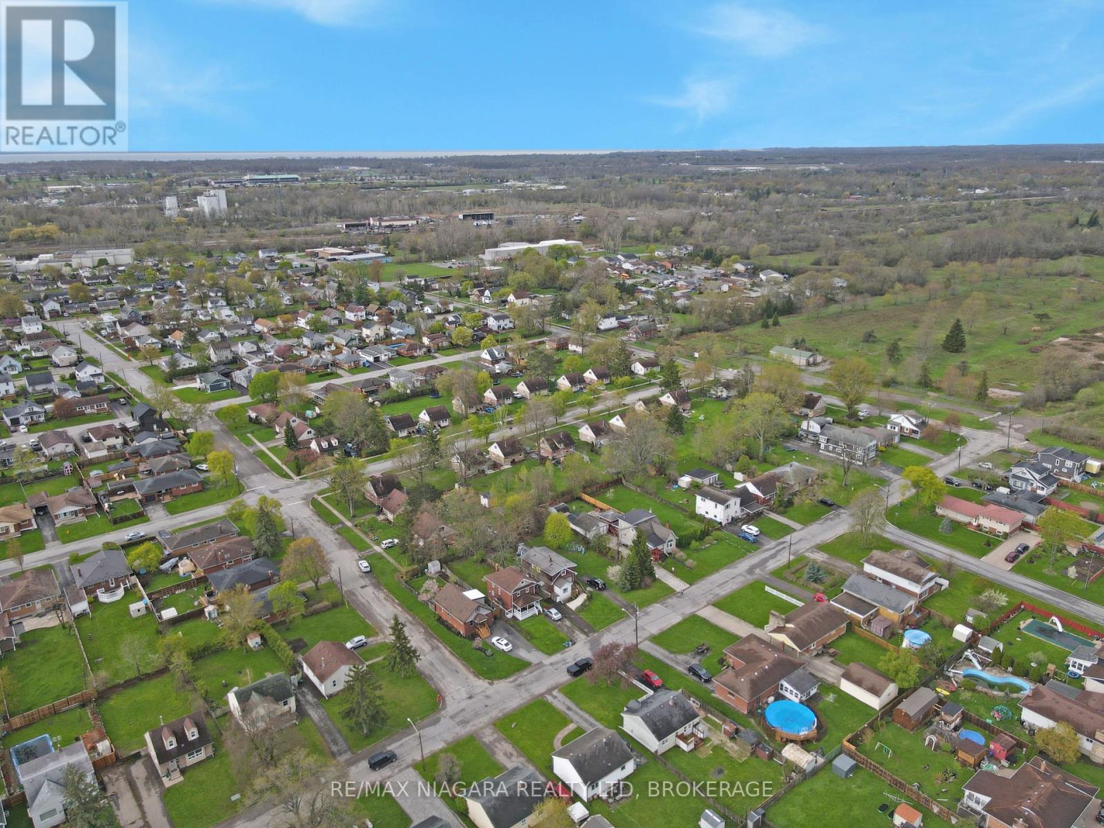 361 BOWEN ROAD - 24