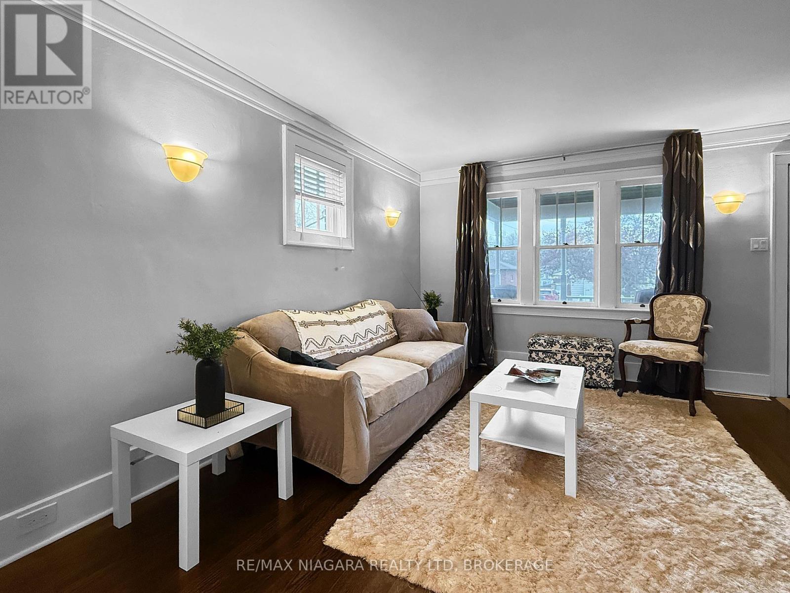 361 BOWEN ROAD - 6