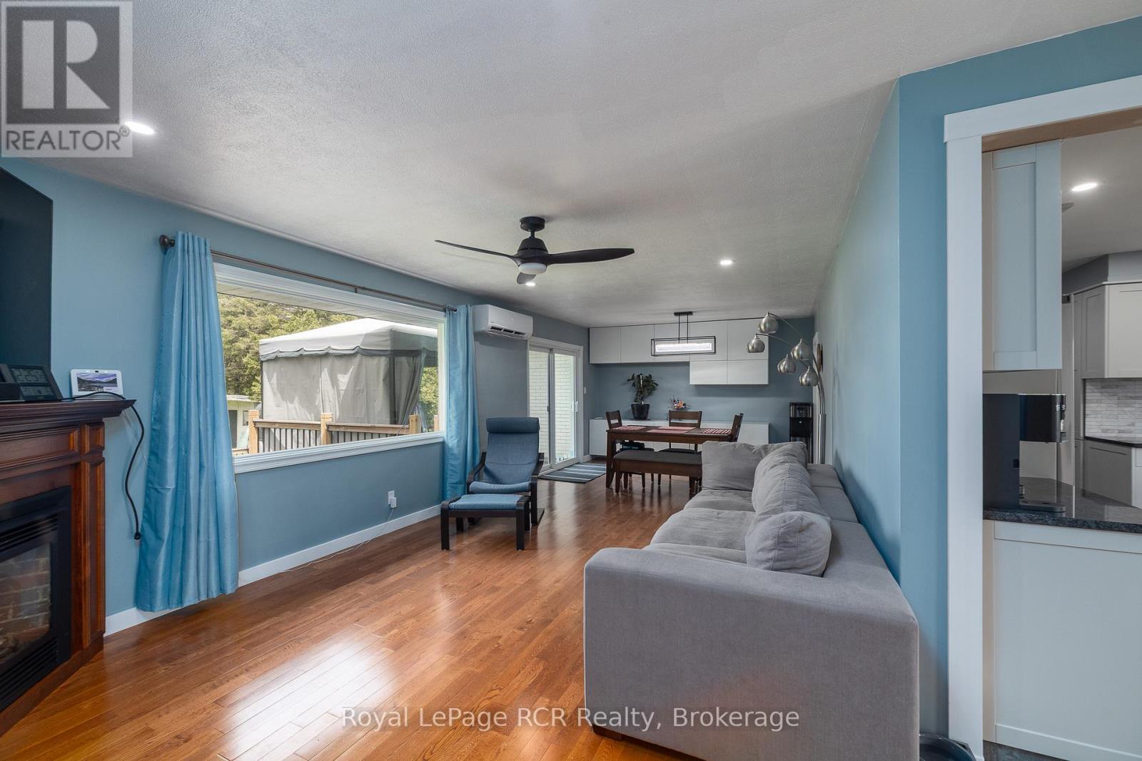 500 MAIN STREET E - 14