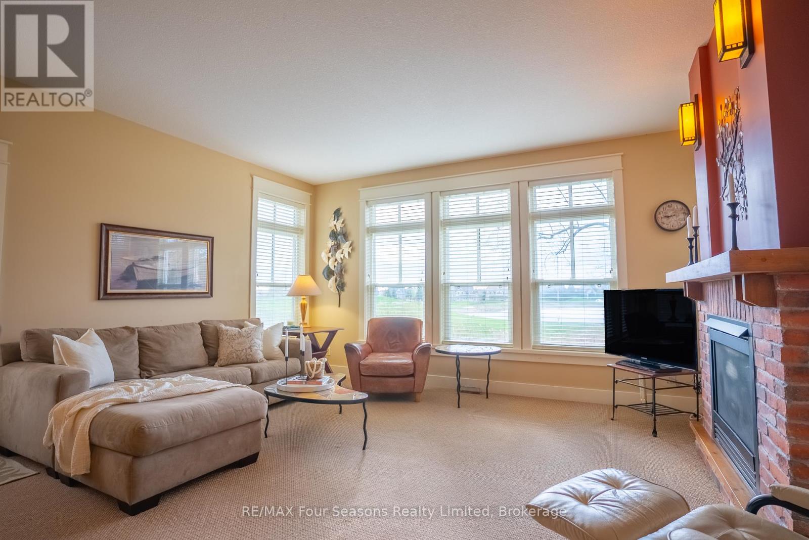 #125 125 FAIRWAY COURT - 14